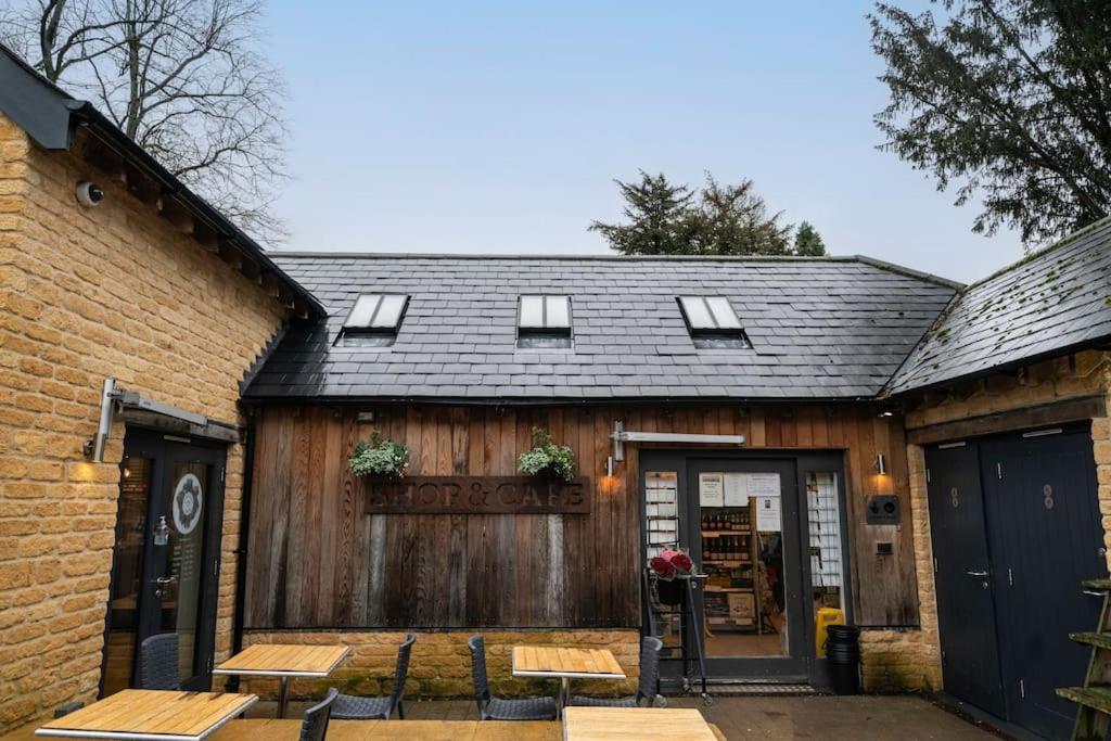 Chic Cotswold Tiny Home - Oddity House Blockley Exterior photo